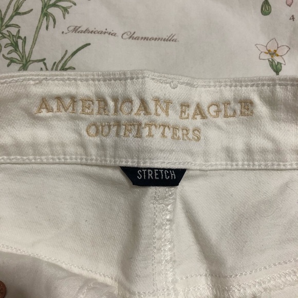 American Eagle White Floral Hi Rise Jean Shorts - Picture 6 of 6